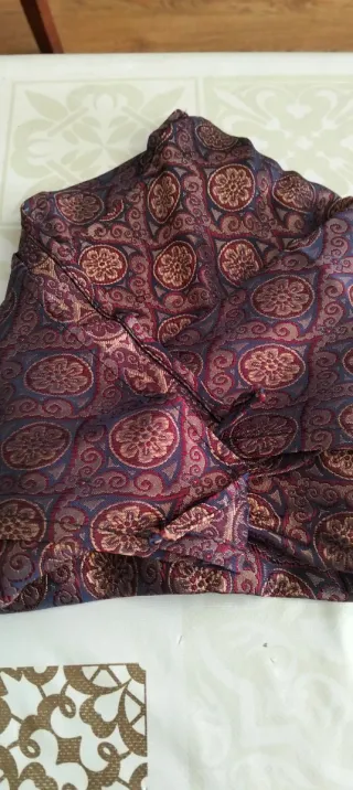 Pañuelo Baturro Hombre Dorado y Morado, y rojo.