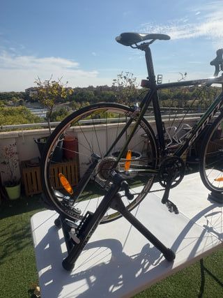 Bicicleta Scott Speedster 40 L + Rodillo
