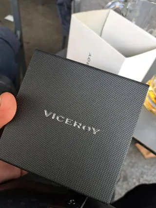 Reloj Viceroy Hombre Pulsera piel y esfera azul. 