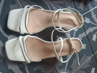 Sandalias blancas mujer