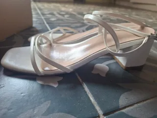 Sandalias blancas mujer