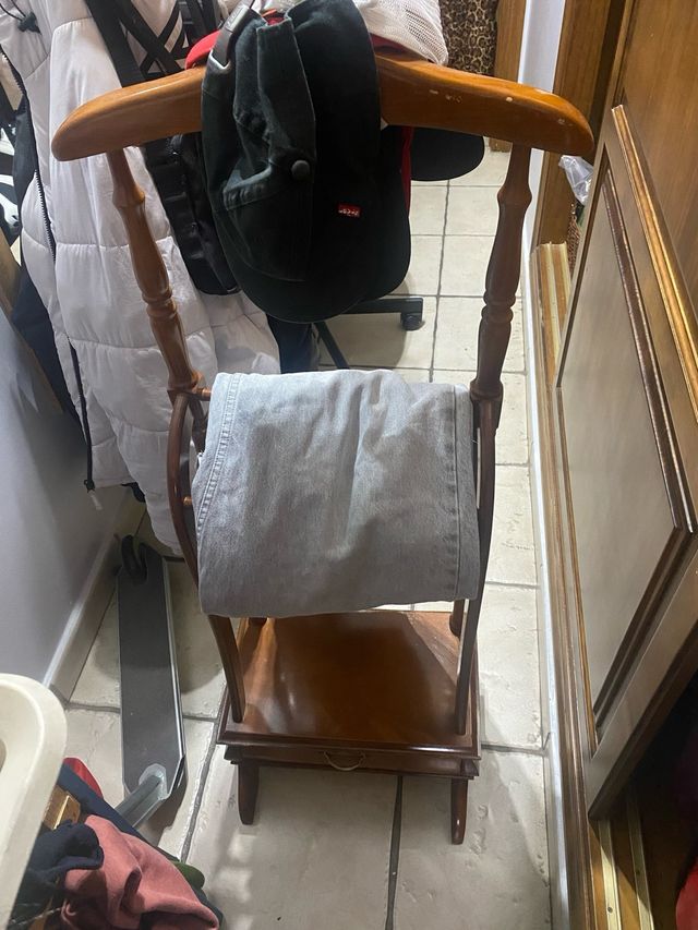 Galan de madera con cajón