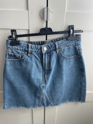 Falda vaquera corta Talla 38