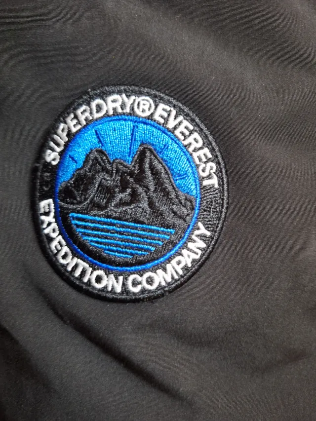 Parka Negra Con Capucha | Everest ● Hombre