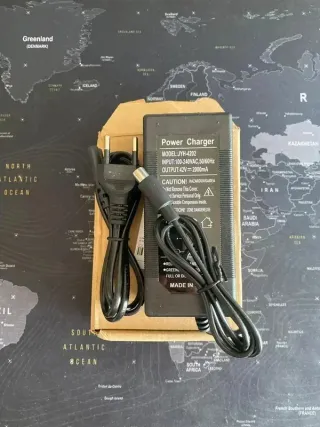 Cargador Patinete Eléctrico