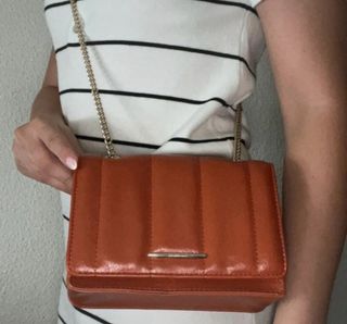 Bolso marrón-naranja acolchado Pull & Bear