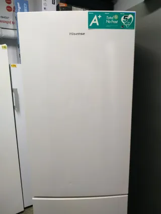 Nevera Hisense A+ No Frost 1.85x60cm