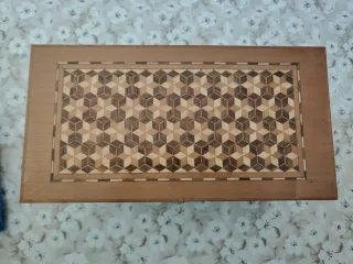 Portagioie in legno intarsiato
