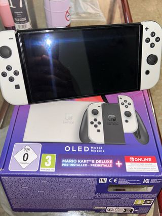 Nintendo Switch OLED Mario Kart 8 Deluxe