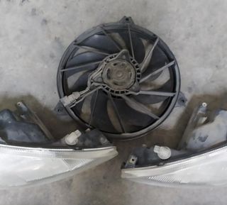 Faros y Pilotos Traseros Peugeot 206 (1998)