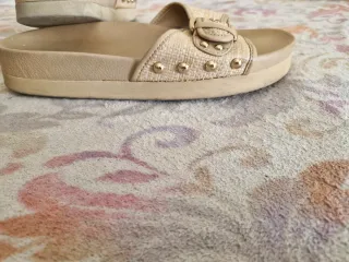 Sandalias H&M Beige Hebilla Dorada