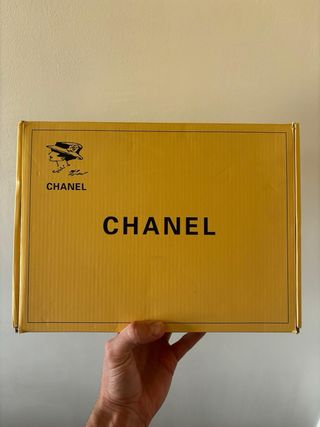 Bolso Chanel Clásico Negro Dorado