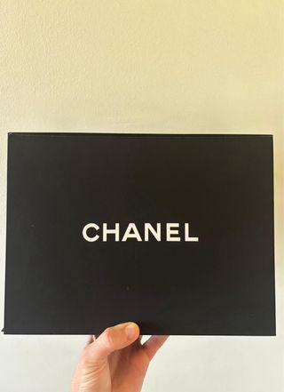 Bolso Chanel Clásico Negro Dorado