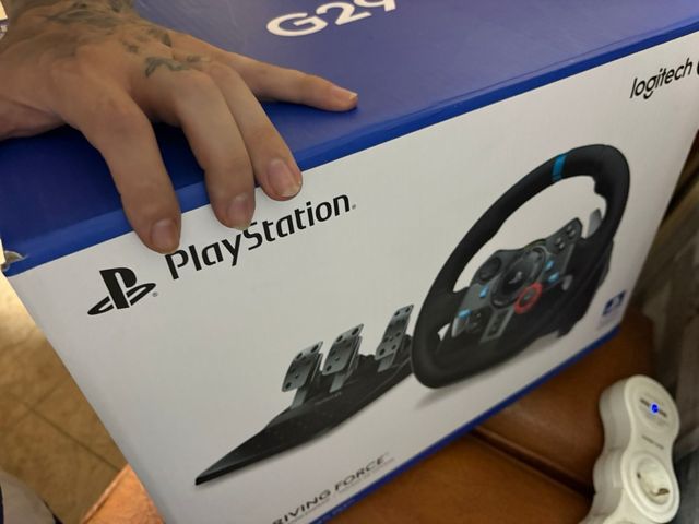 Volante Logitech G29 PS5/4 Y PC algo negociable