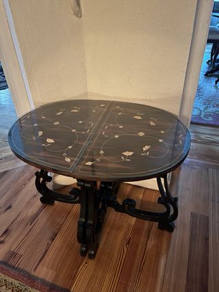 Mesita auxiliar decorada