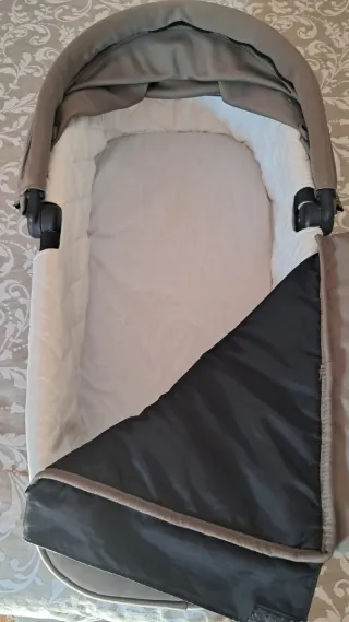 Capazo Baby Jogger + adaptadores silla