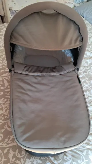 Capazo Baby Jogger + adaptadores silla