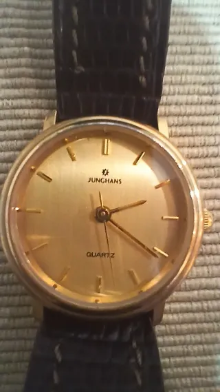 Reloj Junghans Mujer Dorado y Negro