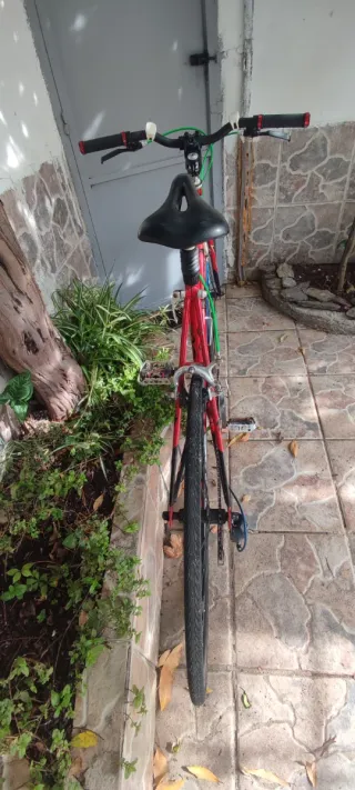 Bicicleta antigua restaurada
