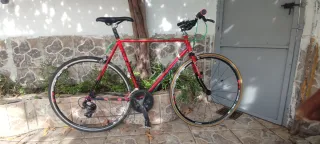 Bicicleta antigua restaurada