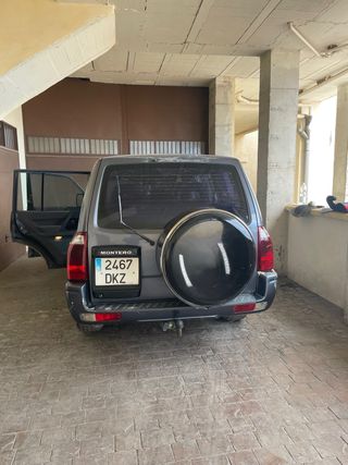 Mitsubishi Montero 2005