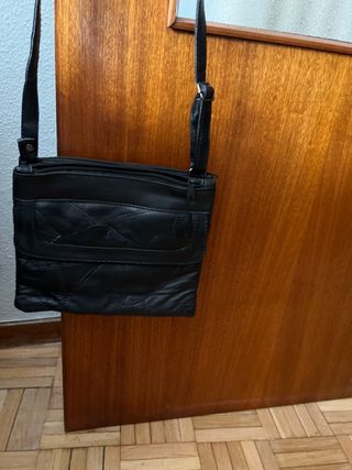 Bolso negro de piel
