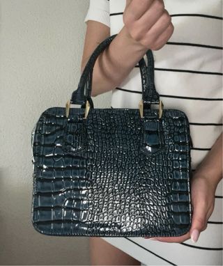 Bolso piel efecto cocodrilo azul