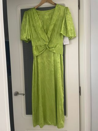 Vestido verde fiesta invitada, nuevo sin estrenar.