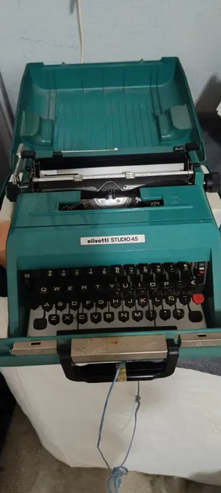 Máquina de escribir Olivetti Studio 45
