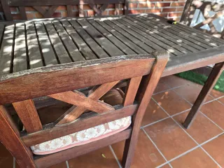 Mesa y sillas madera tropical de exterior 