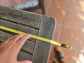 Mesa y sillas madera tropical de exterior 
