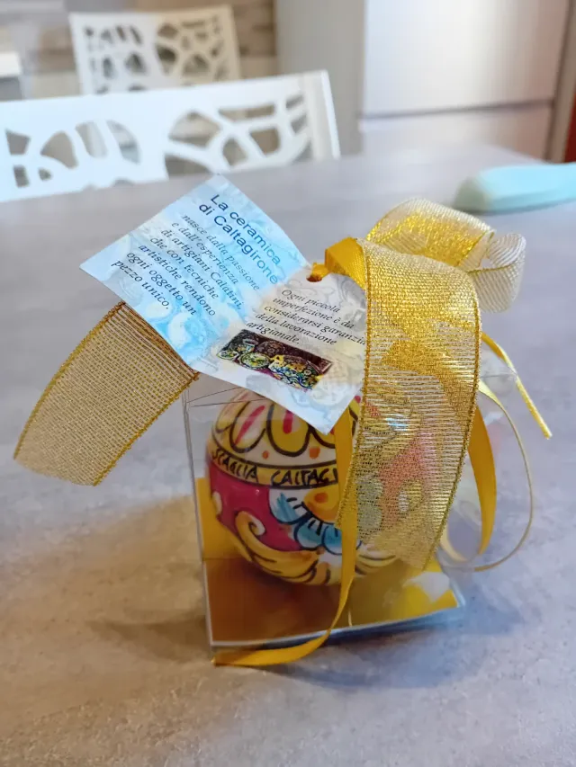 Sfera/palla natalizia decorata a mano