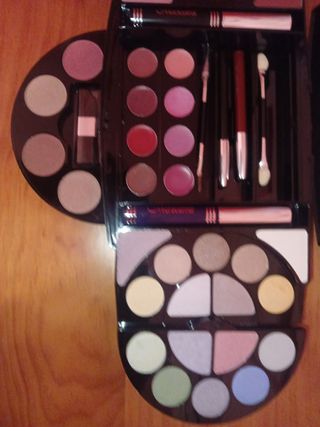 Paleta de maquillaje multicolor