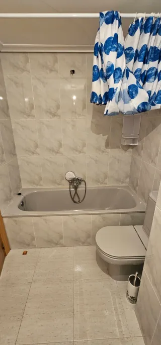 Piso casi a estrenar. Garaje y trastero