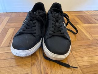 Zapatillas Levi's Negras y Beige