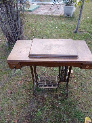 Máquina de coser Singer antigua