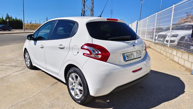 Peugeot 208 Style 82CV 