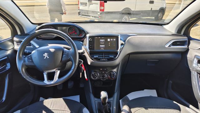 Peugeot 208 Style 82CV 