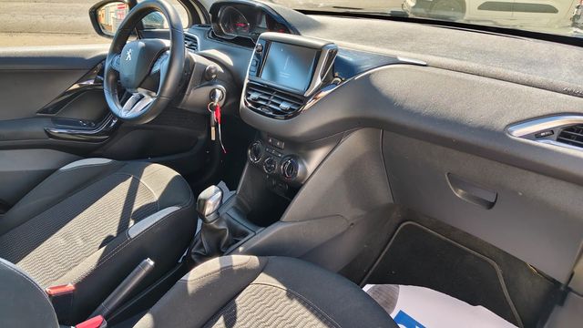 Peugeot 208 Style 82CV 