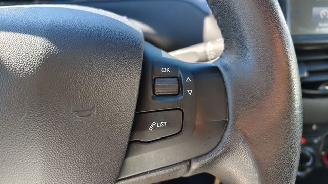 Peugeot 208 Style 82CV 