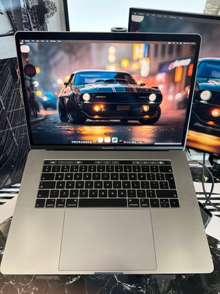 MacBook Pro 32GB i7