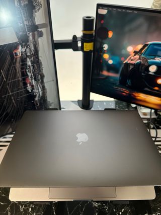 MacBook Pro 32GB i7