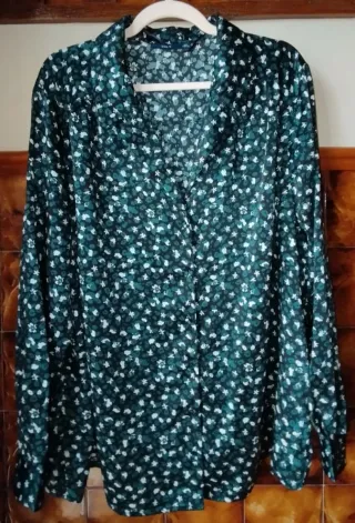 Camisa Kiabi XXL verde estampada flores