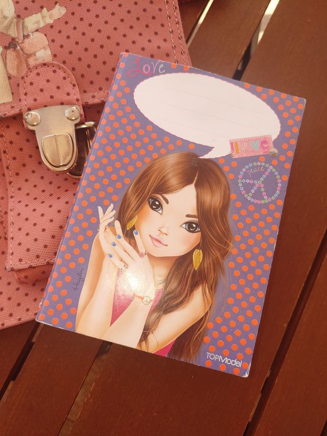 Lote Top Model: Bolso y Cuadernos