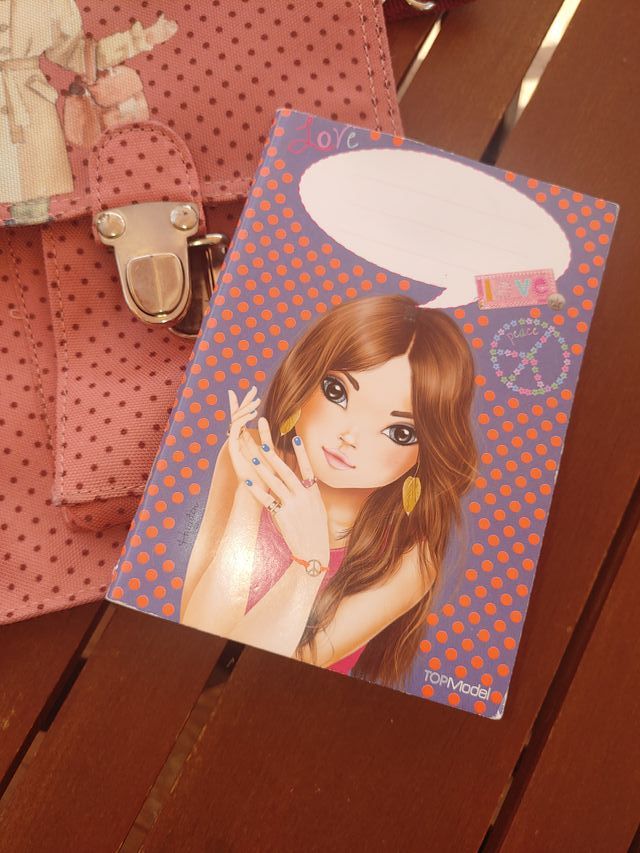 Lote Top Model: Bolso y Cuadernos