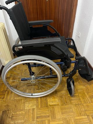 Silla de ruedas sin usar