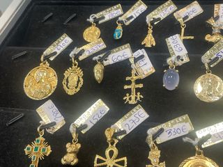 colgantes medallas oro ocasion 