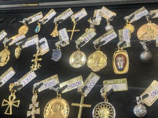 colgantes medallas oro ocasion 