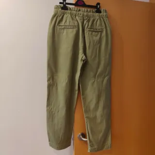 Pantalón Zara verde oliva