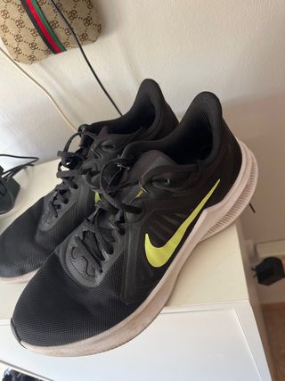 Zapatillas Nike Running Negras y Verdes